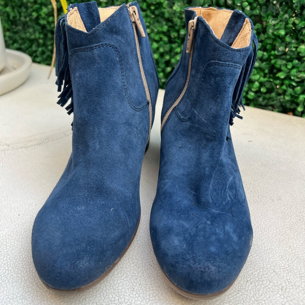Manas suede ankle boots never worn size 7